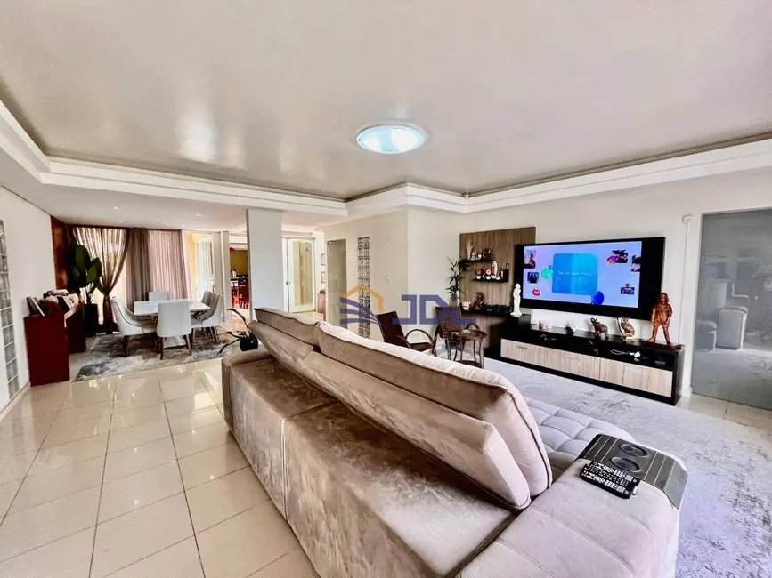 Casa com 5 quartos à venda, 840m2 em Centro, Blumenau - SC - imagem 4 Foto 4 de Casa com 5 quartos à venda, 840m2 em Centro, Blumenau - SC