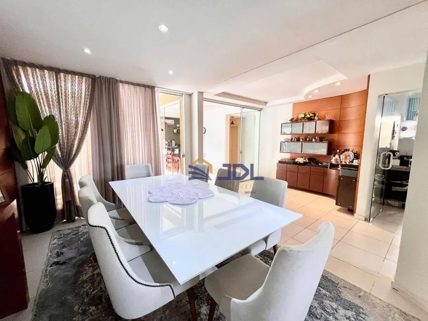 Casa com 5 quartos à venda, 840m2 em Centro, Blumenau - SC - imagem 5 Foto 5 de Casa com 5 quartos à venda, 840m2 em Centro, Blumenau - SC
