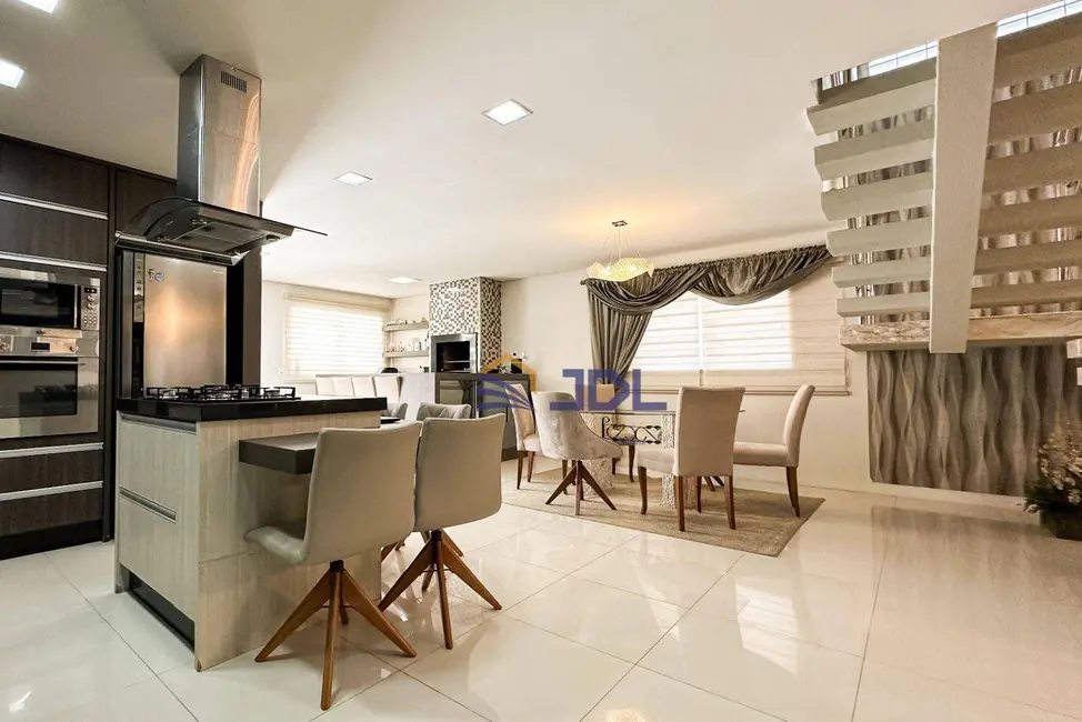 Casa de Condomínio com 3 quartos à venda, 367m2 em Itoupava Central, Blumenau - SC - imagem 8 Foto 8 de Casa de Condomínio com 3 quartos à venda, 367m2 em Itoupava Central, Blumenau - SC