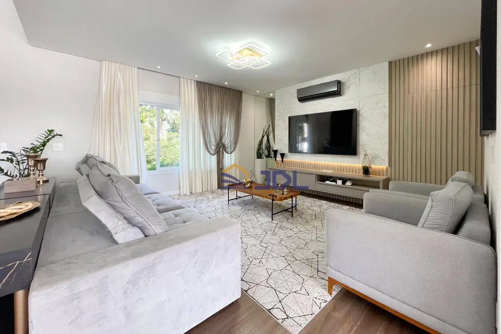 Casa com 4 quartos à venda, 765m2 em Velha, Blumenau - SC - imagem 8 Foto 8 de Casa com 4 quartos à venda, 765m2 em Velha, Blumenau - SC
