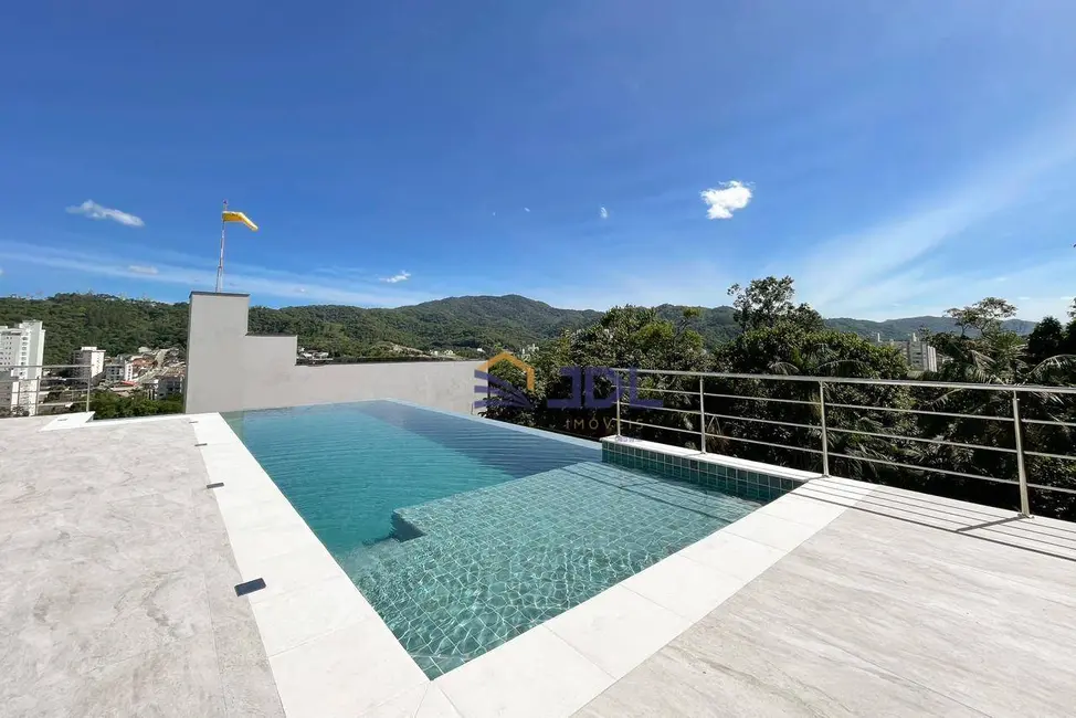 Casa com 4 quartos à venda, 765m2 em Velha, Blumenau - SC - imagem 4 Foto 4 de Casa com 4 quartos à venda, 765m2 em Velha, Blumenau - SC