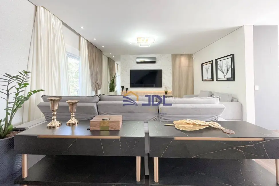 Casa com 4 quartos à venda, 765m2 em Velha, Blumenau - SC - imagem 9 Foto 9 de Casa com 4 quartos à venda, 765m2 em Velha, Blumenau - SC