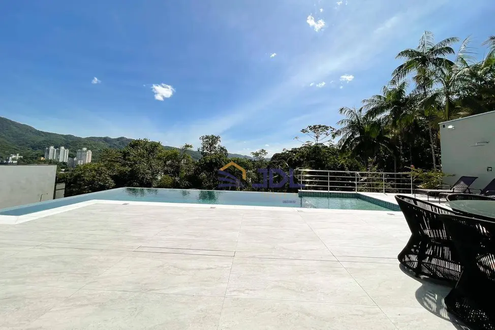 Casa com 4 quartos à venda, 765m2 em Velha, Blumenau - SC - imagem 5 Foto 5 de Casa com 4 quartos à venda, 765m2 em Velha, Blumenau - SC