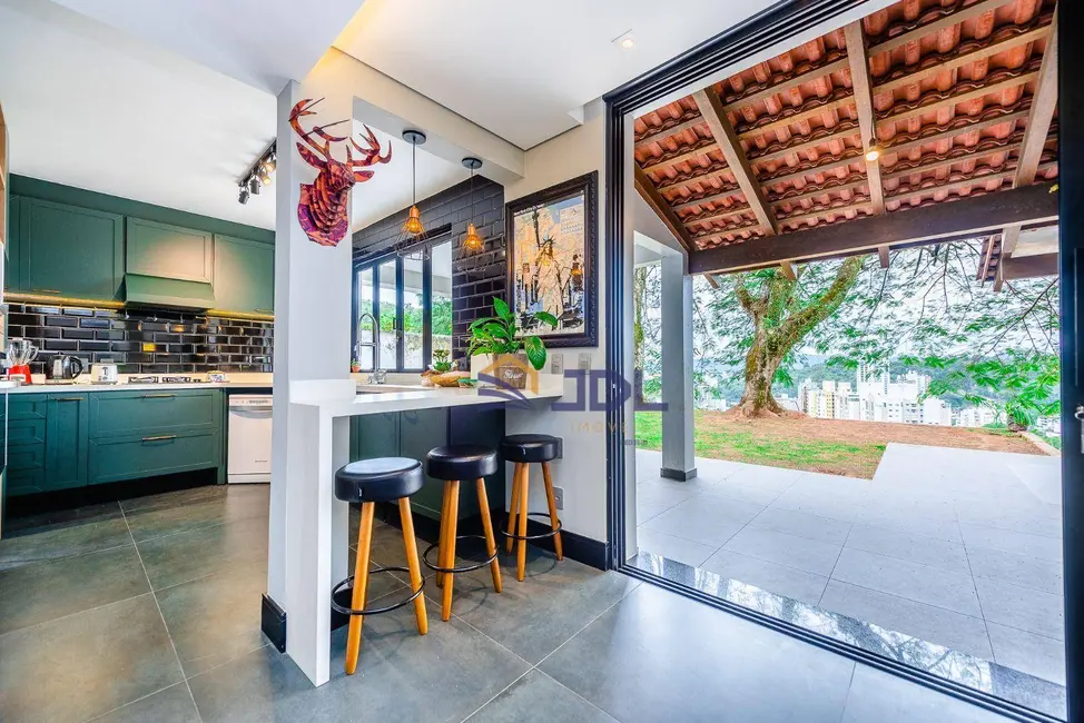 Casa com 3 quartos à venda, 1205m2 em Vila Nova, Blumenau - SC - imagem 7 Foto 7 de Casa com 3 quartos à venda, 1205m2 em Vila Nova, Blumenau - SC