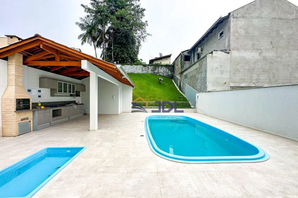 Casa com 2 quartos à venda, 158m2 em Água Verde, Blumenau - SC - imagem 4 Foto 4 de Casa com 2 quartos à venda, 158m2 em Água Verde, Blumenau - SC