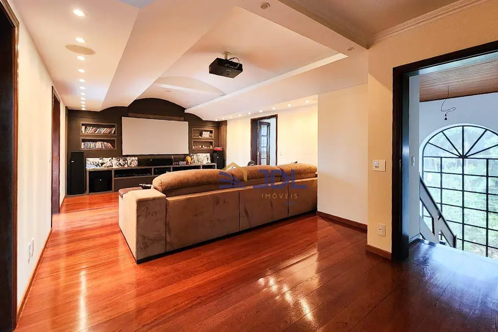 Casa com 3 quartos à venda, 600m2 em Velha, Blumenau - SC - imagem 9 Foto 9 de Casa com 3 quartos à venda, 600m2 em Velha, Blumenau - SC