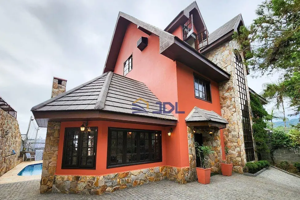 Casa com 3 quartos à venda, 600m2 em Velha, Blumenau - SC - imagem 5 Foto 5 de Casa com 3 quartos à venda, 600m2 em Velha, Blumenau - SC