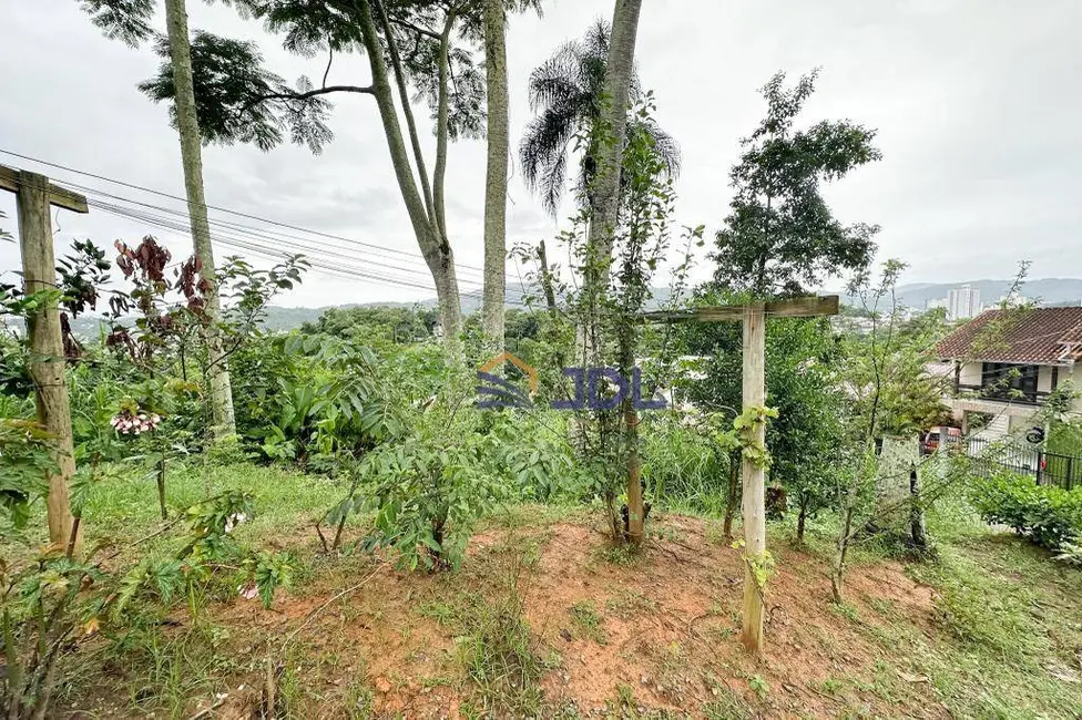 Foto 1 de Terreno / Lote à venda, 450m2 em Asilo, Blumenau - SC