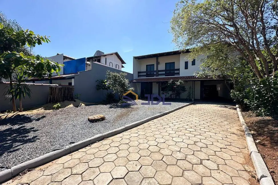 Casa com 3 quartos à venda, 348m2 em Itoupava Norte, Blumenau - SC - imagem 2 Foto 2 de Casa com 3 quartos à venda, 348m2 em Itoupava Norte, Blumenau - SC