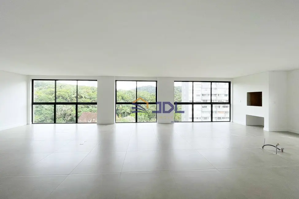 Apartamento com 3 quartos à venda, 337m2 em Bom Retiro, Blumenau - SC - imagem 4 Foto 4 de Apartamento com 3 quartos à venda, 337m2 em Bom Retiro, Blumenau - SC