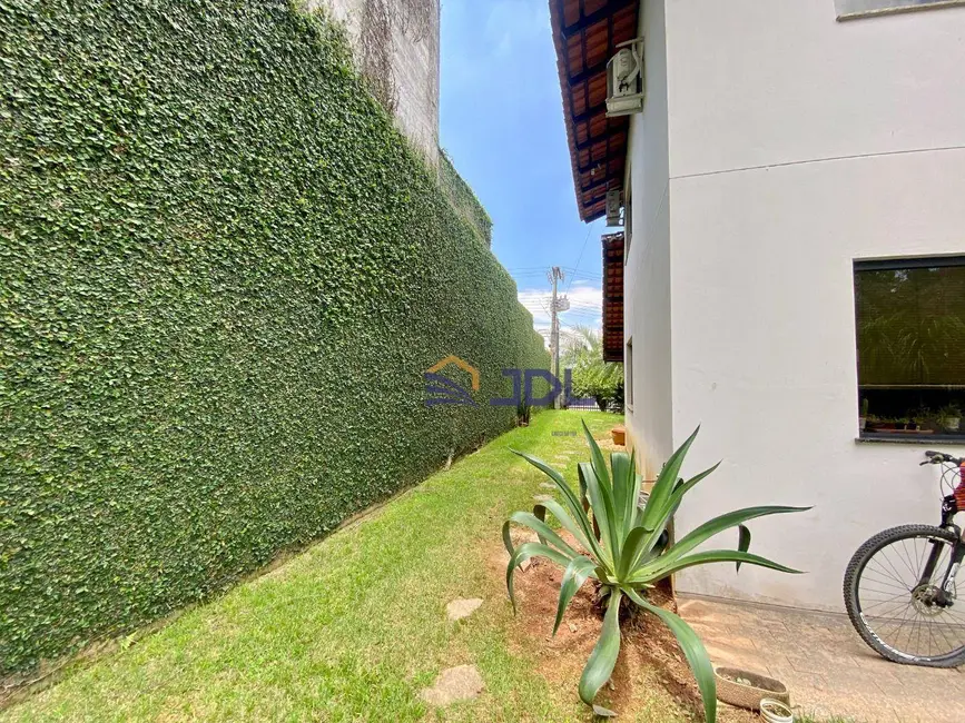 Casa com 3 quartos à venda, 400m2 em Velha, Blumenau - SC - imagem 4 Foto 4 de Casa com 3 quartos à venda, 400m2 em Velha, Blumenau - SC