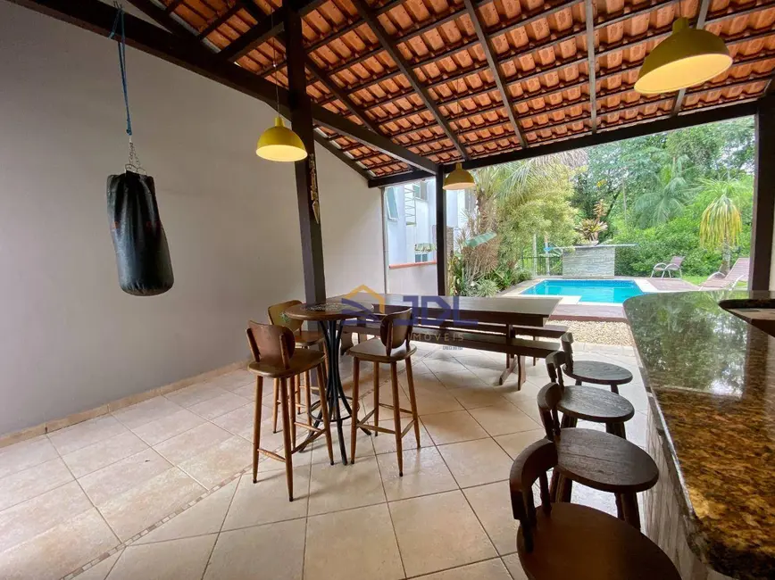 Casa com 3 quartos à venda, 400m2 em Velha, Blumenau - SC - imagem 9 Foto 9 de Casa com 3 quartos à venda, 400m2 em Velha, Blumenau - SC