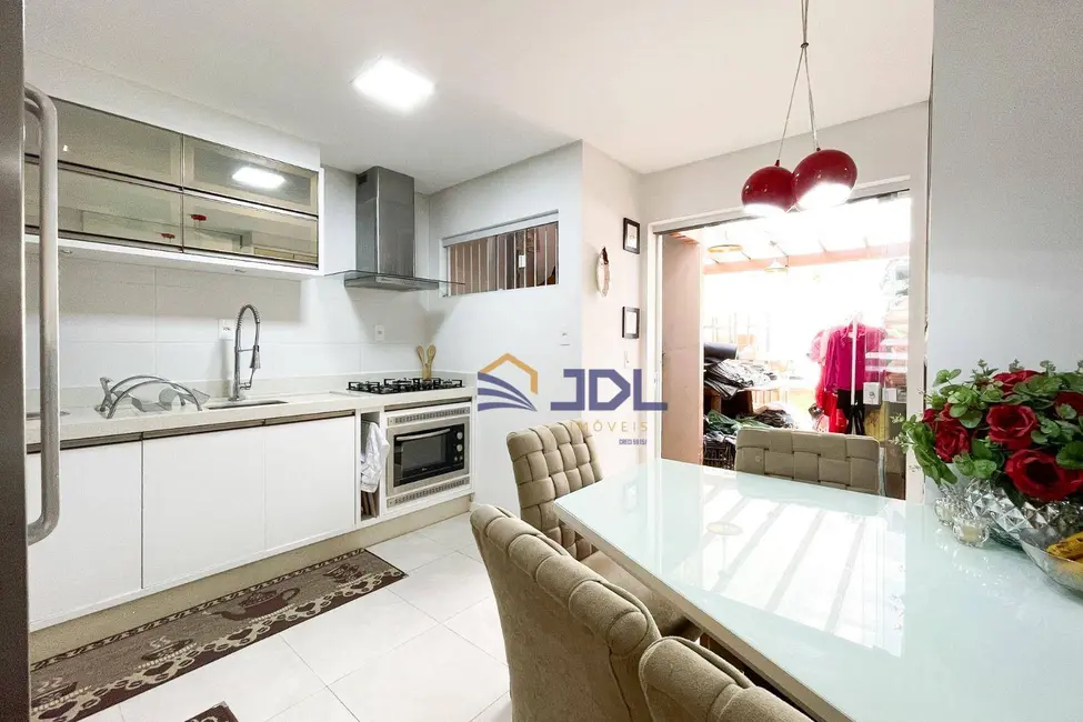 Casa com 2 quartos à venda, 84m2 em Itoupava Central, Blumenau - SC - imagem 2 Foto 2 de Casa com 2 quartos à venda, 84m2 em Itoupava Central, Blumenau - SC