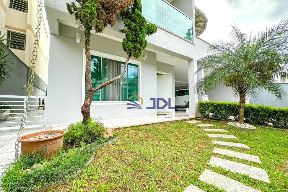 Casa com 5 quartos à venda, 420m2 em Bela Vista, Gaspar - SC - imagem 3 Foto 3 de Casa com 5 quartos à venda, 420m2 em Bela Vista, Gaspar - SC