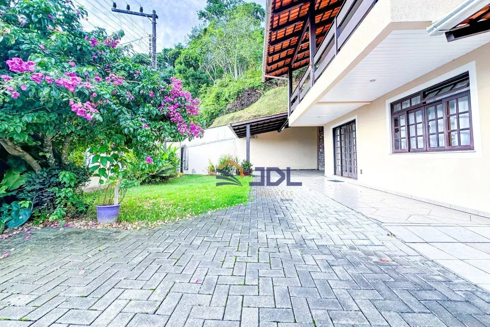 Casa com 5 quartos à venda, 375m2 em Nova Esperança, Blumenau - SC - imagem 2 Foto 2 de Casa com 5 quartos à venda, 375m2 em Nova Esperança, Blumenau - SC