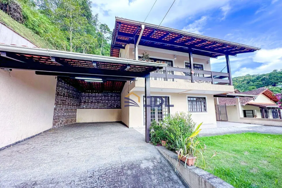 Casa com 5 quartos à venda, 375m2 em Nova Esperança, Blumenau - SC - imagem 3 Foto 3 de Casa com 5 quartos à venda, 375m2 em Nova Esperança, Blumenau - SC