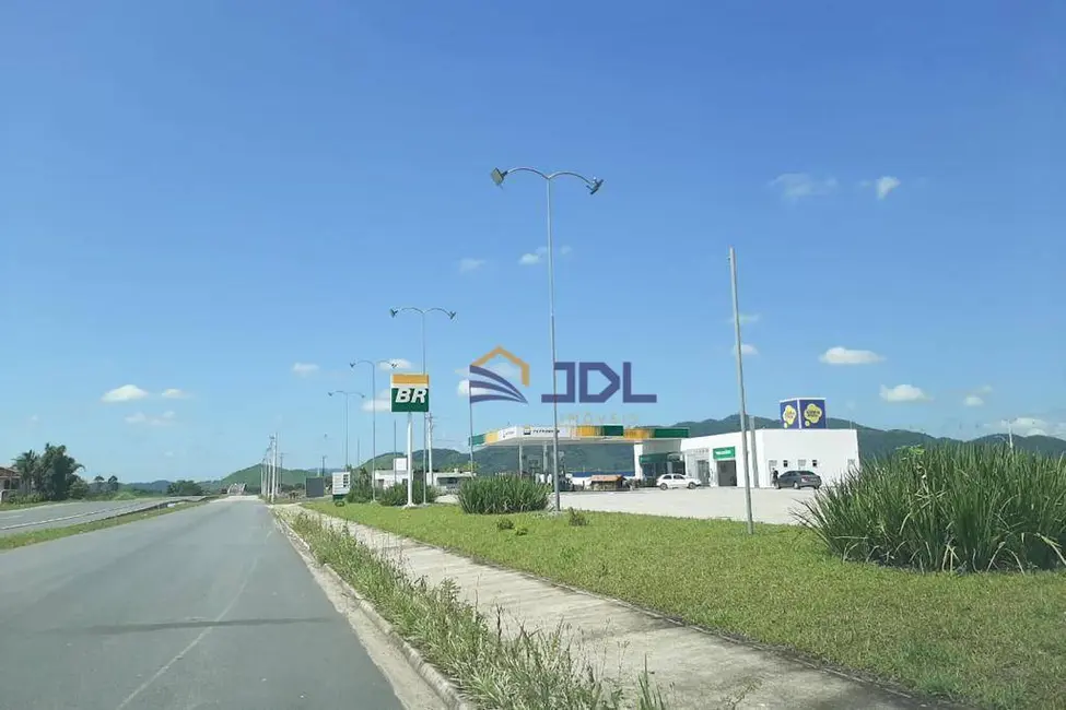 Foto 1 de Terreno / Lote à venda, 2731m2 em Ilhota - SC