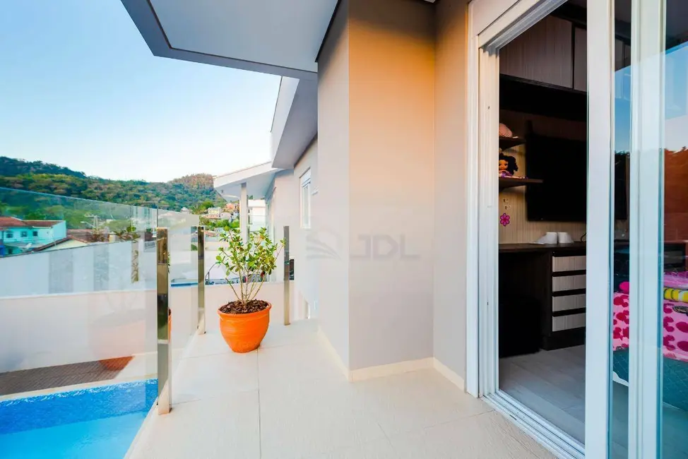 Casa de Condomínio com 3 quartos à venda, 350m2 em Itoupava Central, Blumenau - SC - imagem 8 Foto 8 de Casa de Condomínio com 3 quartos à venda, 350m2 em Itoupava Central, Blumenau - SC