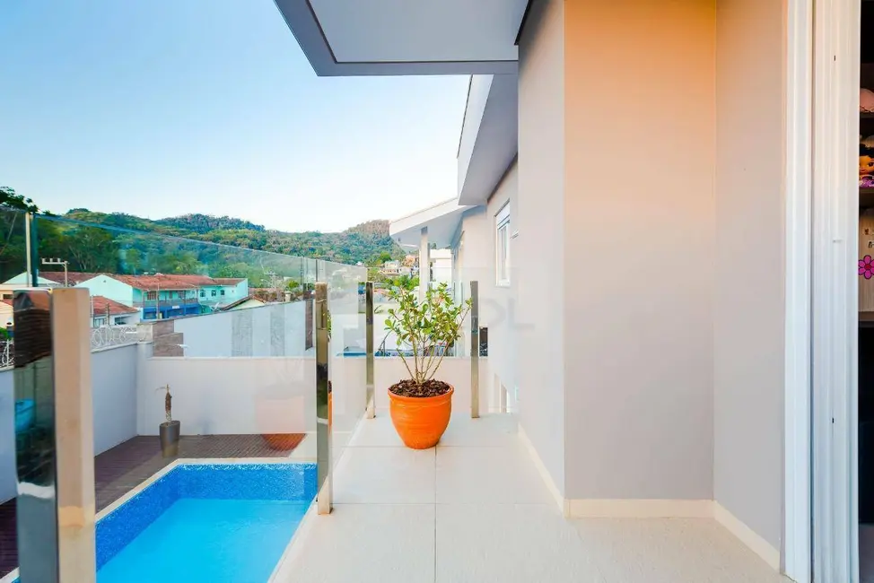 Casa de Condomínio com 3 quartos à venda, 350m2 em Itoupava Central, Blumenau - SC - imagem 5 Foto 5 de Casa de Condomínio com 3 quartos à venda, 350m2 em Itoupava Central, Blumenau - SC