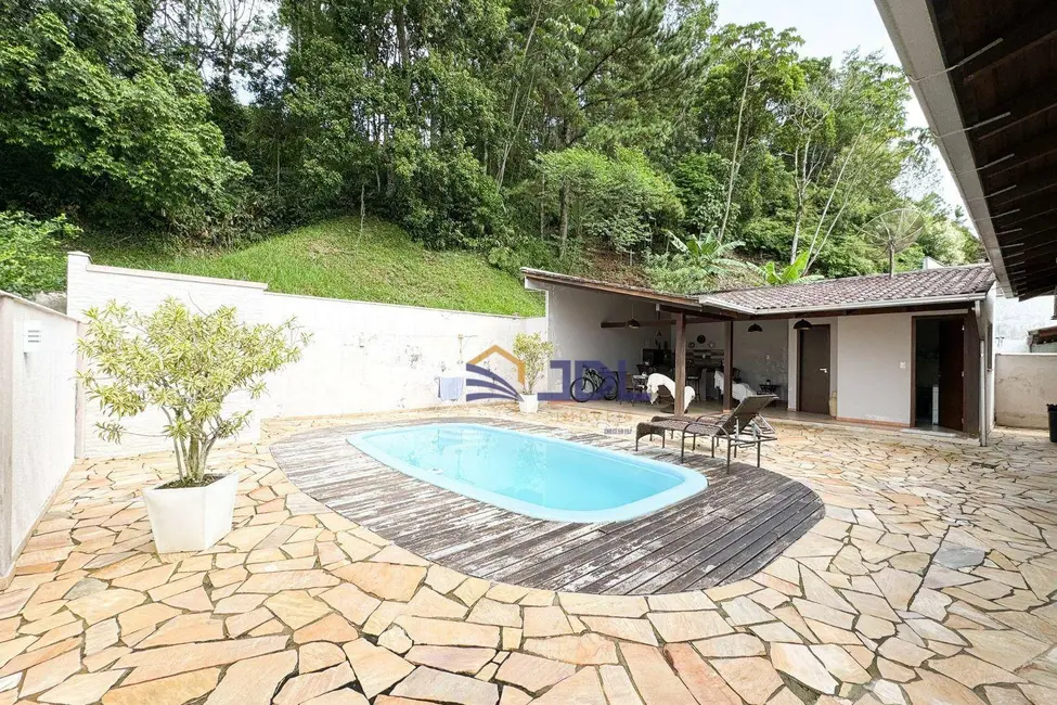 Casa com 3 quartos à venda, 429m2 em Margem Esquerda, Gaspar - SC - imagem 6 Foto 6 de Casa com 3 quartos à venda, 429m2 em Margem Esquerda, Gaspar - SC