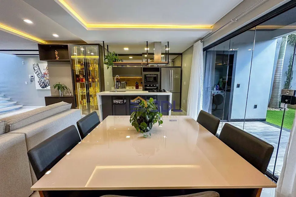 Casa com 3 quartos à venda, 230m2 em Fortaleza, Blumenau - SC - imagem 6 Foto 6 de Casa com 3 quartos à venda, 230m2 em Fortaleza, Blumenau - SC