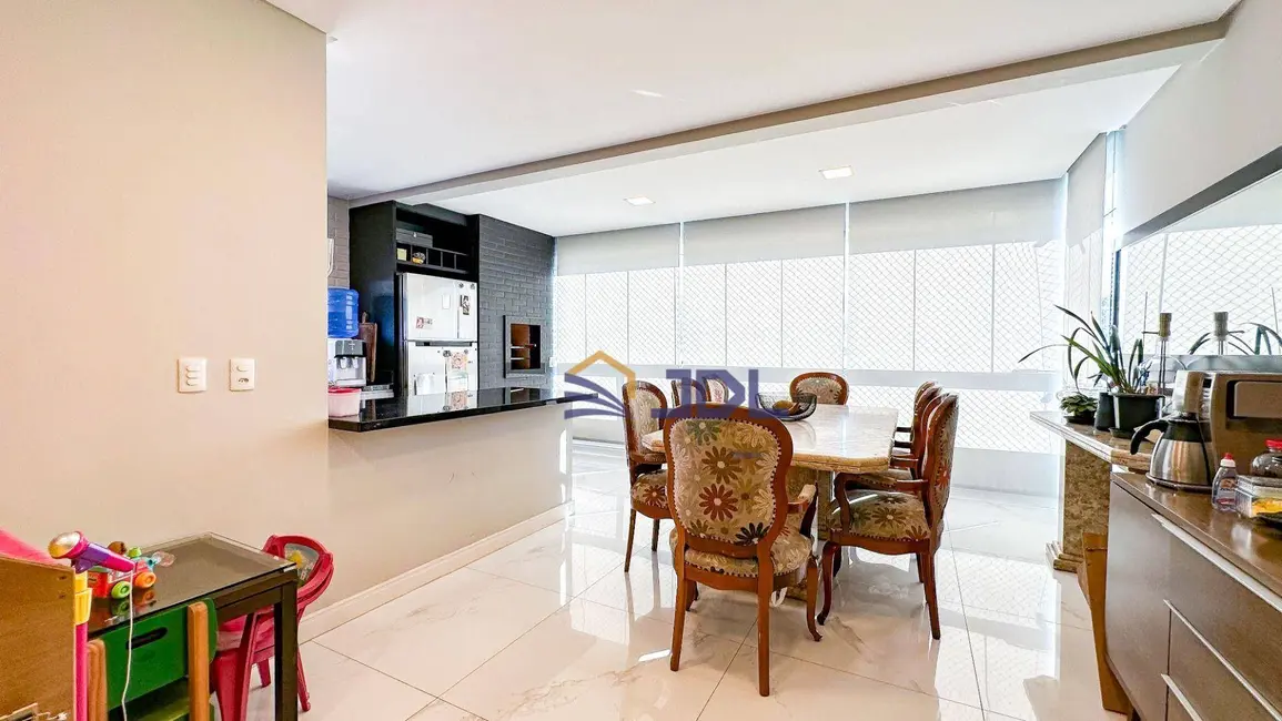 Apartamento com 3 quartos à venda, 172m2 em Velha, Blumenau - SC - imagem 3 Foto 3 de Apartamento com 3 quartos à venda, 172m2 em Velha, Blumenau - SC