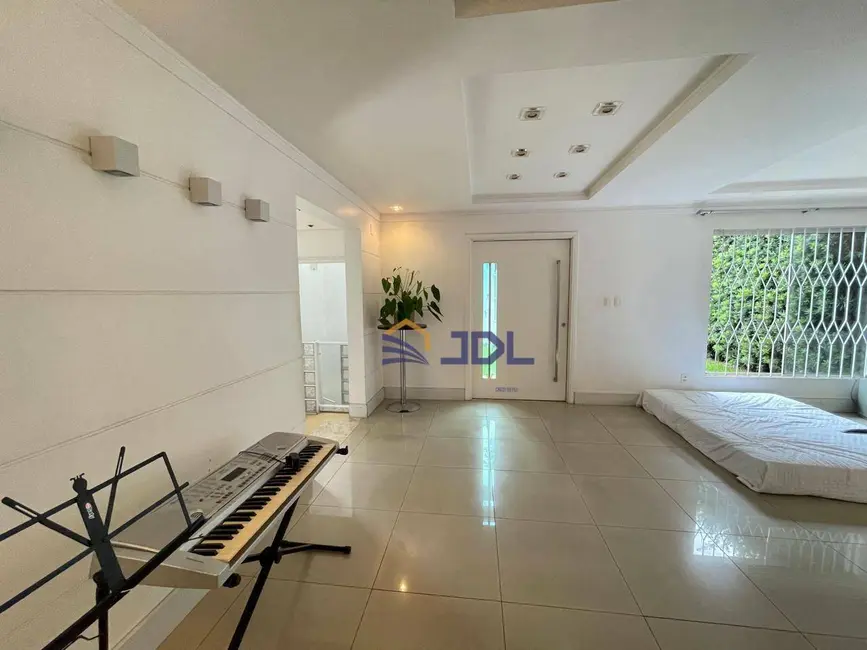 Casa com 5 quartos à venda, 750m2 em Itoupava Seca, Blumenau - SC - imagem 6 Foto 6 de Casa com 5 quartos à venda, 750m2 em Itoupava Seca, Blumenau - SC