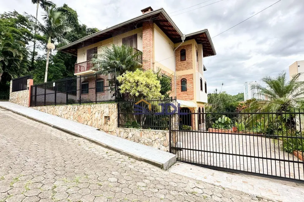 Foto 1 de Casa com 4 quartos à venda, 504m2 em Vila Nova, Blumenau - SC