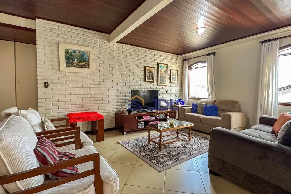 Casa com 4 quartos à venda, 504m2 em Vila Nova, Blumenau - SC - imagem 3 Foto 3 de Casa com 4 quartos à venda, 504m2 em Vila Nova, Blumenau - SC