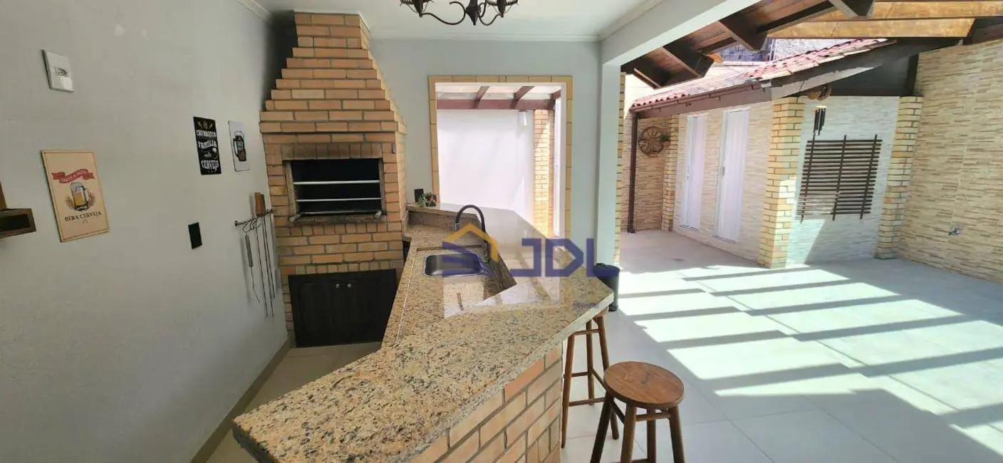 Casa com 4 quartos à venda, 420m2 em Nova Esperança, Blumenau - SC - imagem 4 Foto 4 de Casa com 4 quartos à venda, 420m2 em Nova Esperança, Blumenau - SC