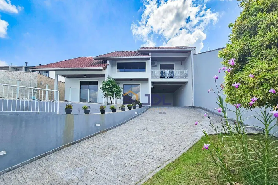 Casa com 4 quartos à venda, 420m2 em Nova Esperança, Blumenau - SC - imagem 3 Foto 3 de Casa com 4 quartos à venda, 420m2 em Nova Esperança, Blumenau - SC