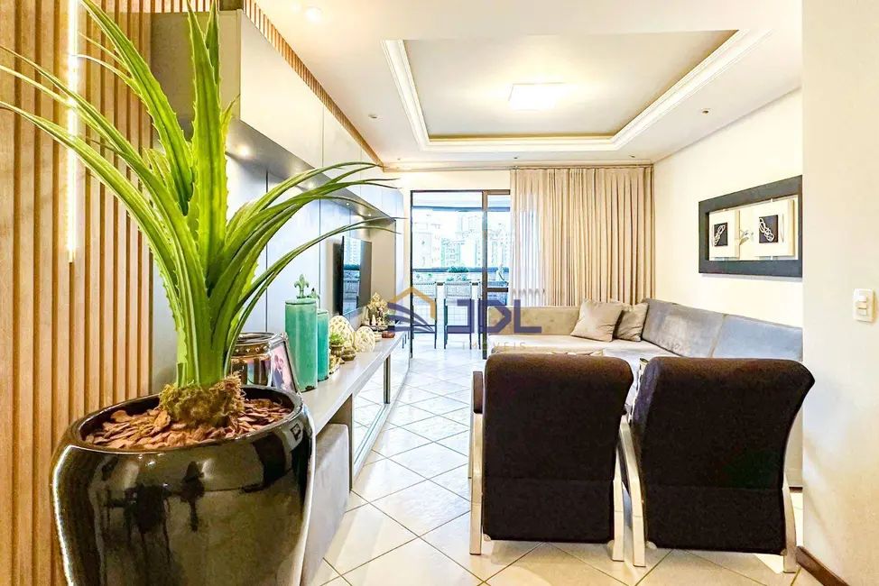 Apartamento com 3 quartos à venda, 210m2 em Vila Nova, Blumenau - SC - imagem 4 Foto 4 de Apartamento com 3 quartos à venda, 210m2 em Vila Nova, Blumenau - SC