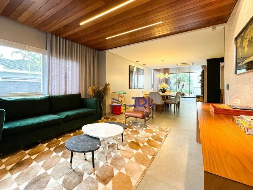 Casa de Condomínio com 3 quartos à venda, 367m2 em Itoupava Central, Blumenau - SC - imagem 8 Foto 8 de Casa de Condomínio com 3 quartos à venda, 367m2 em Itoupava Central, Blumenau - SC