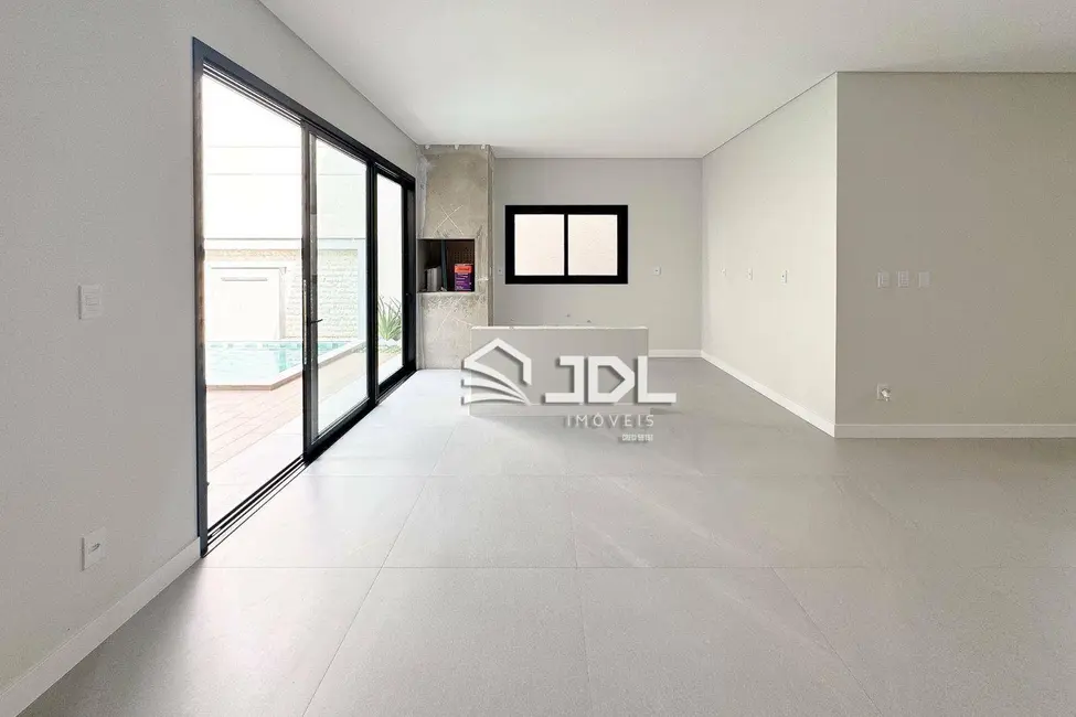Casa com 3 quartos à venda, 200m2 em Escola Agrícola, Blumenau - SC - imagem 6 Foto 6 de Casa com 3 quartos à venda, 200m2 em Escola Agrícola, Blumenau - SC