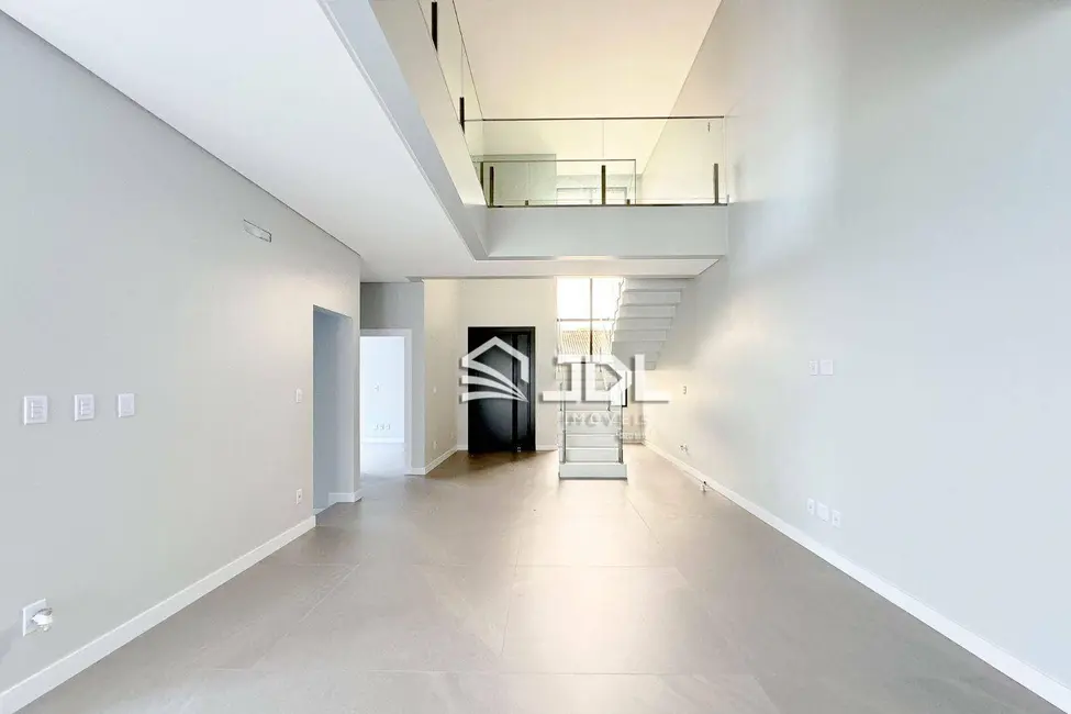 Foto 2 de Casa com 3 quartos à venda, 250m2 em Escola Agrícola, Blumenau - SC