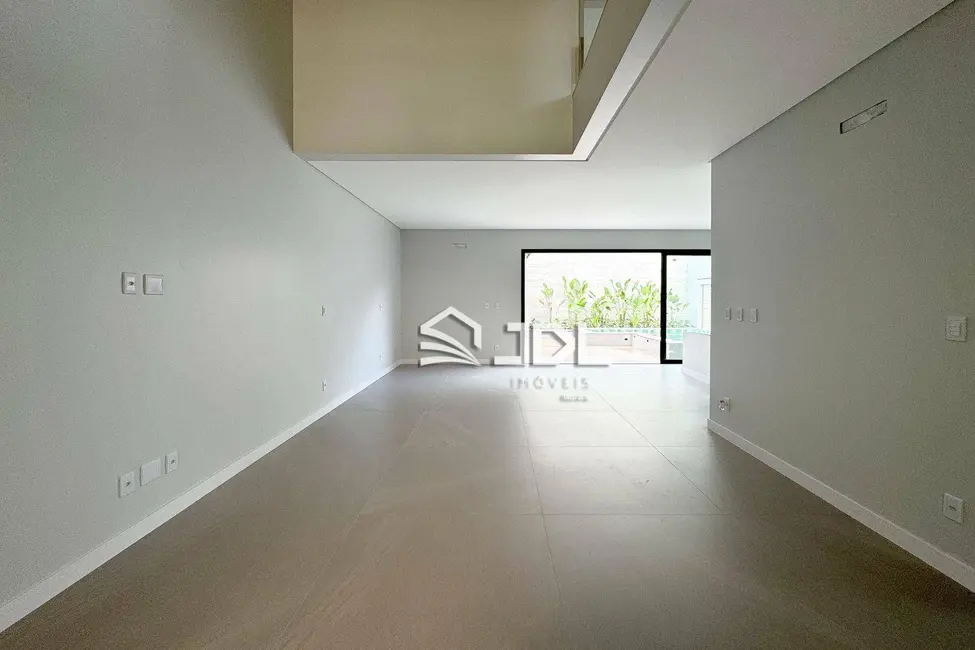 Casa com 3 quartos à venda, 250m2 em Escola Agrícola, Blumenau - SC - imagem 8 Foto 8 de Casa com 3 quartos à venda, 250m2 em Escola Agrícola, Blumenau - SC