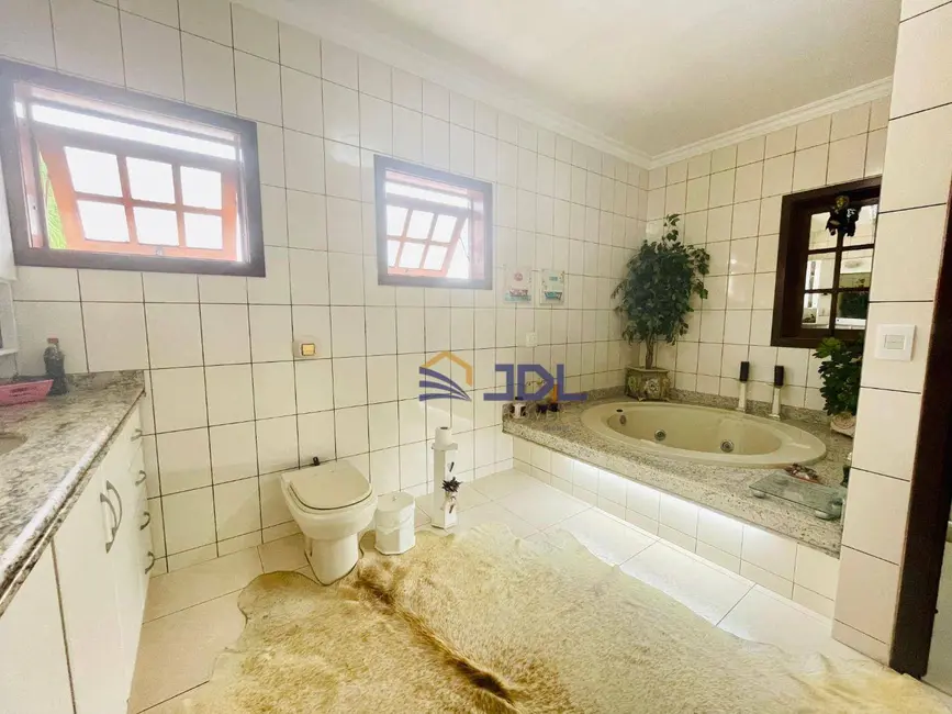 Casa com 3 quartos à venda, 352m2 em Vorstadt, Blumenau - SC - imagem 6 Foto 6 de Casa com 3 quartos à venda, 352m2 em Vorstadt, Blumenau - SC