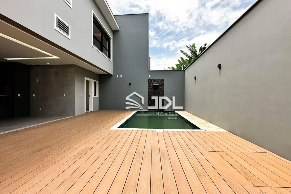 Casa com 3 quartos à venda, 300m2 em Vila Nova, Blumenau - SC - imagem 6 Foto 6 de Casa com 3 quartos à venda, 300m2 em Vila Nova, Blumenau - SC