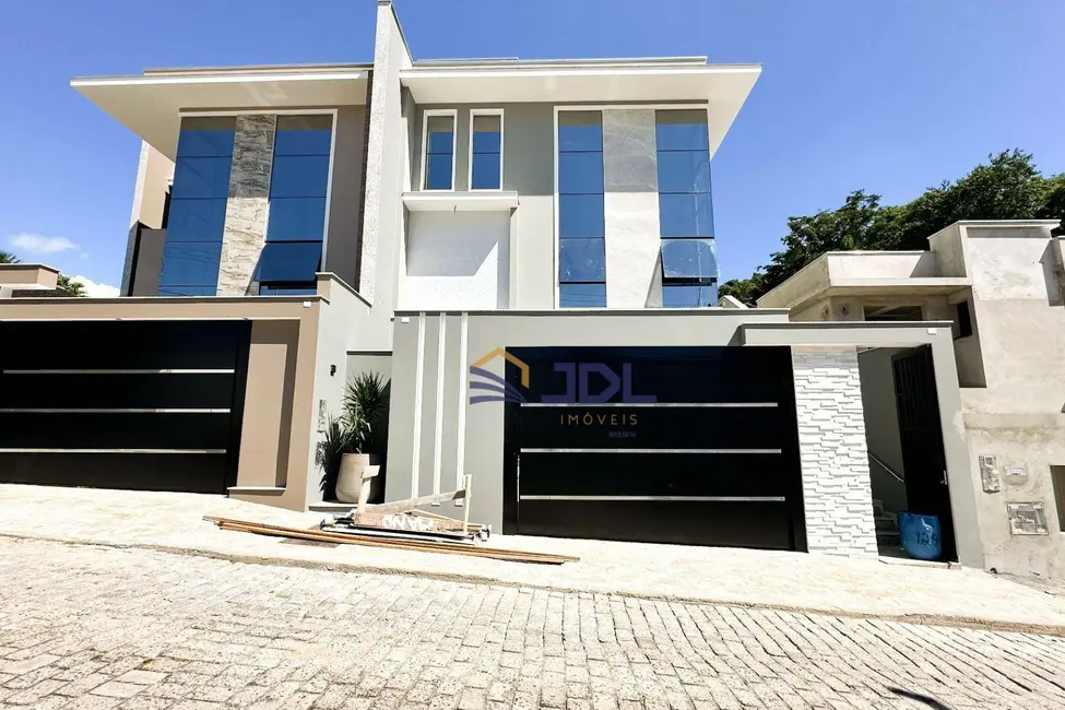 Casa com 3 quartos à venda, 300m2 em Vila Nova, Blumenau - SC - imagem 1 Foto 1 de Casa com 3 quartos à venda, 300m2 em Vila Nova, Blumenau - SC