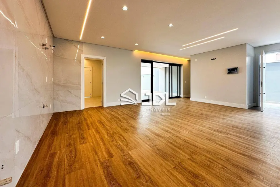 Casa com 3 quartos à venda, 300m2 em Vila Nova, Blumenau - SC - imagem 3 Foto 3 de Casa com 3 quartos à venda, 300m2 em Vila Nova, Blumenau - SC
