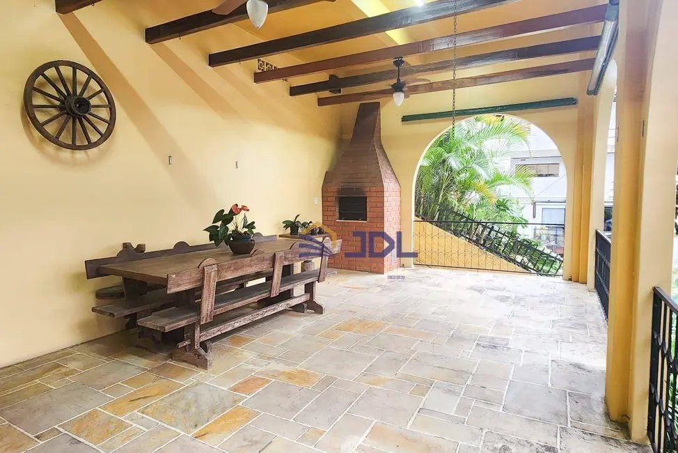 Casa com 4 quartos à venda, 475m2 em Velha, Blumenau - SC - imagem 3 Foto 3 de Casa com 4 quartos à venda, 475m2 em Velha, Blumenau - SC