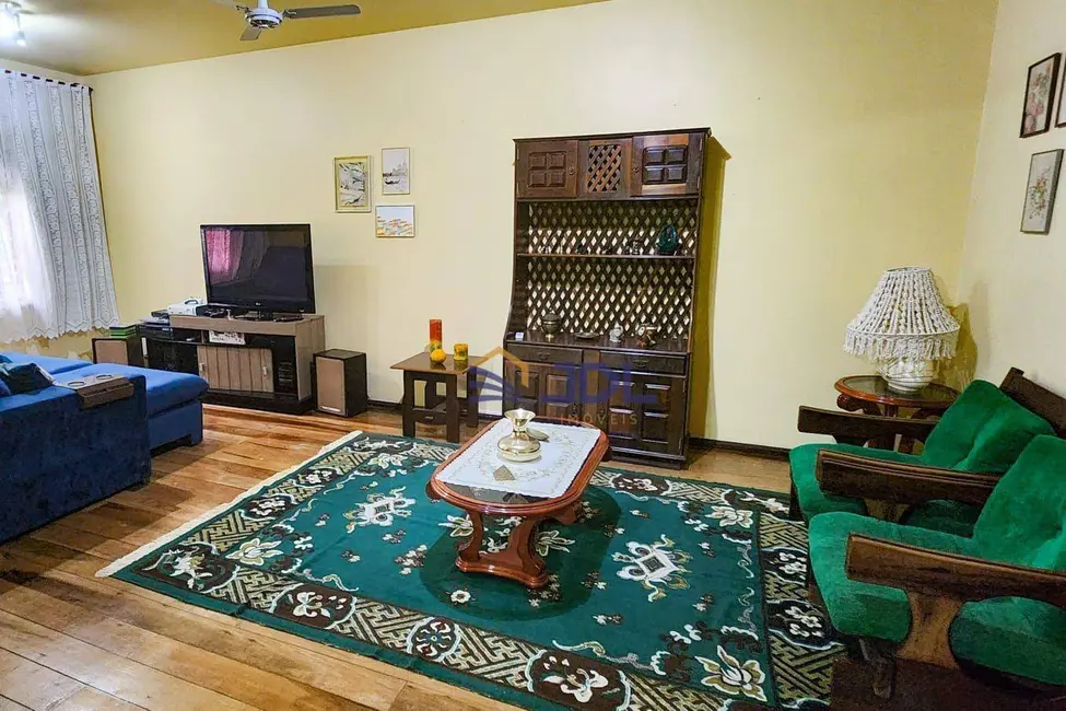 Casa com 4 quartos à venda, 475m2 em Velha, Blumenau - SC - imagem 8 Foto 8 de Casa com 4 quartos à venda, 475m2 em Velha, Blumenau - SC