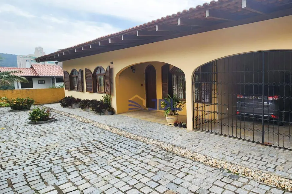 Foto 2 de Casa com 4 quartos à venda, 475m2 em Velha, Blumenau - SC