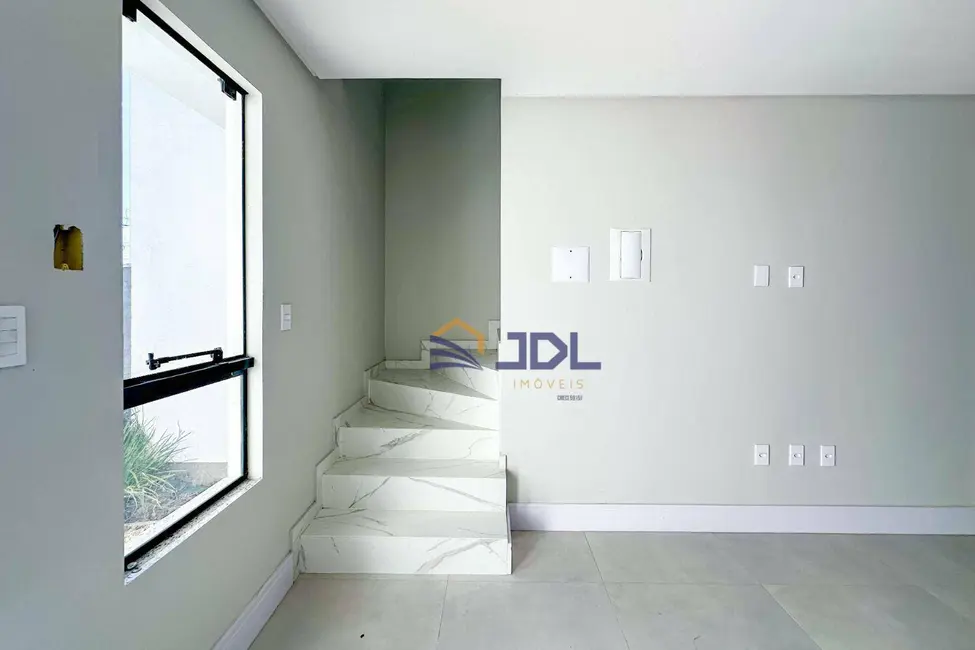 Casa com 3 quartos à venda, 118m2 em Fidélis, Blumenau - SC - imagem 4 Foto 4 de Casa com 3 quartos à venda, 118m2 em Fidélis, Blumenau - SC