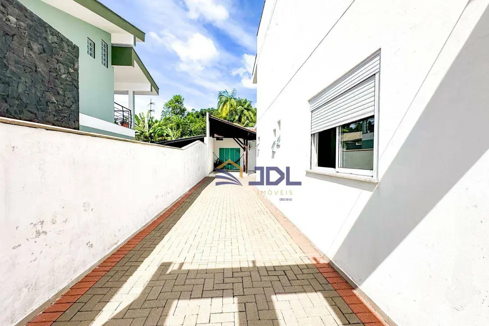 Casa com 4 quartos à venda, 452m2 em Velha, Blumenau - SC - imagem 4 Foto 4 de Casa com 4 quartos à venda, 452m2 em Velha, Blumenau - SC