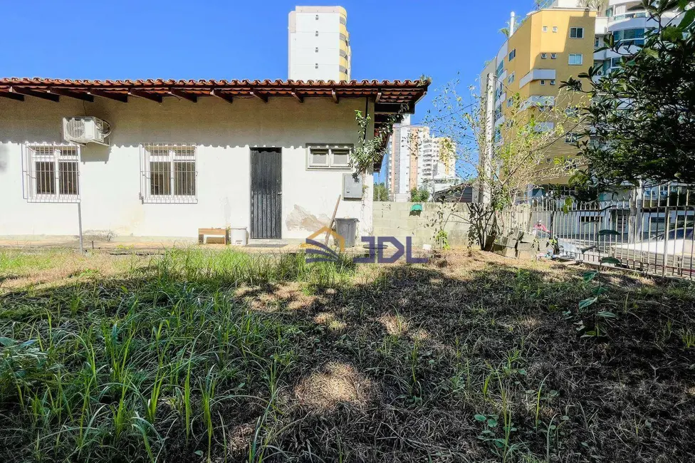 Casa com 1 quarto à venda, 965m2 em Vila Nova, Blumenau - SC - imagem 4 Foto 4 de Casa com 1 quarto à venda, 965m2 em Vila Nova, Blumenau - SC
