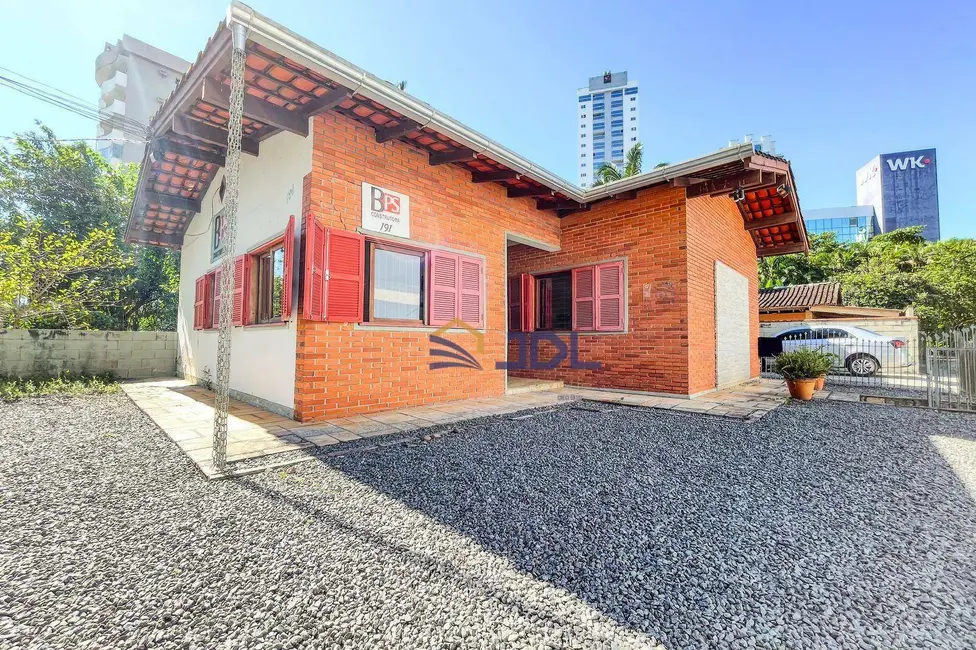 Casa com 1 quarto à venda, 965m2 em Vila Nova, Blumenau - SC - imagem 7 Foto 7 de Casa com 1 quarto à venda, 965m2 em Vila Nova, Blumenau - SC