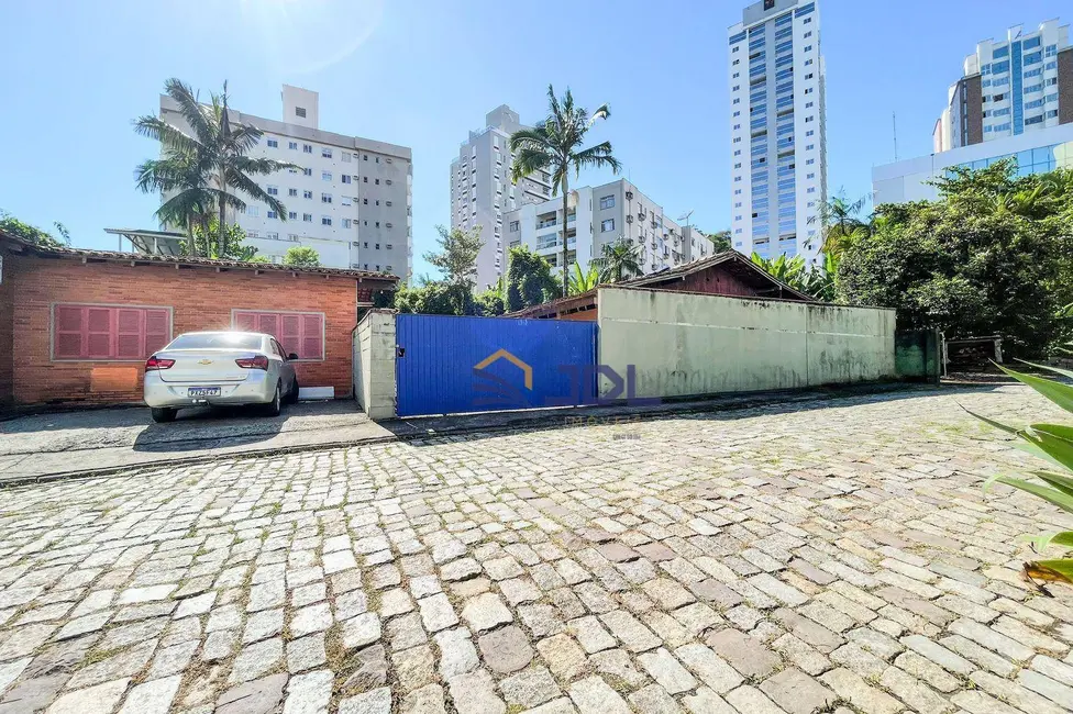 Casa com 1 quarto à venda, 965m2 em Vila Nova, Blumenau - SC - imagem 3 Foto 3 de Casa com 1 quarto à venda, 965m2 em Vila Nova, Blumenau - SC