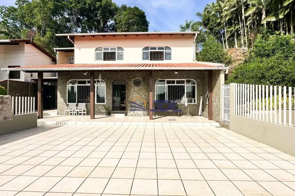 Foto 1 de Casa com 3 quartos à venda, 624m2 em Blumenau - SC