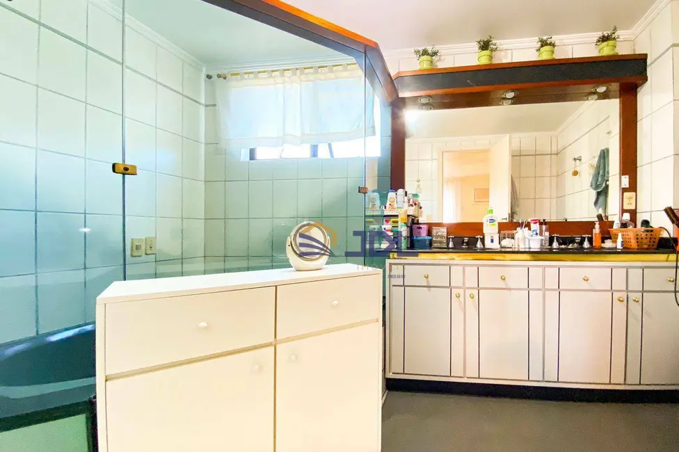 Apartamento com 4 quartos à venda, 352m2 em Ponta Aguda, Blumenau - SC - imagem 9 Foto 9 de Apartamento com 4 quartos à venda, 352m2 em Ponta Aguda, Blumenau - SC